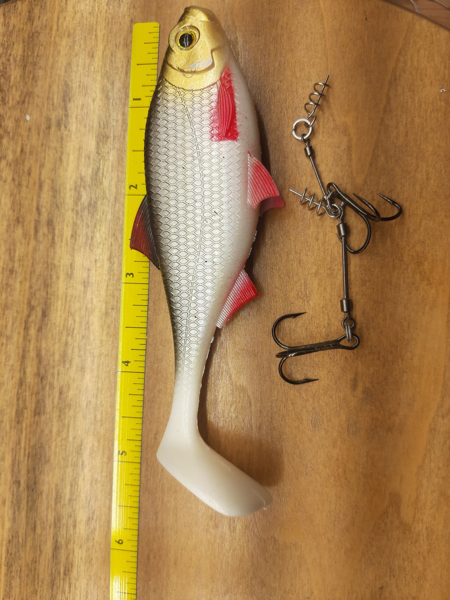 5 1/2" Big Swimbaits w/2 hook harness